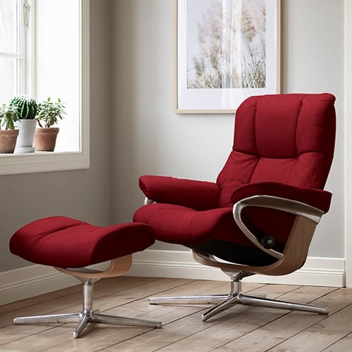 Weiß-schwarzer Hochflor-Teppich im Wohnzimmer