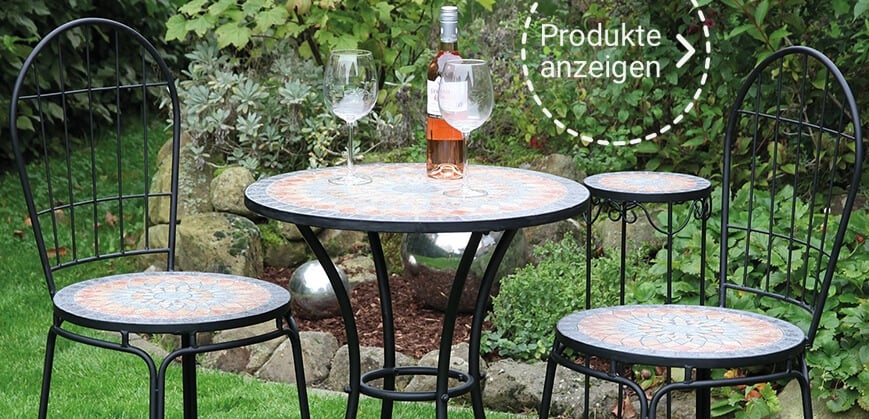 robuster Gartentisch mit Stühlen aus Metall