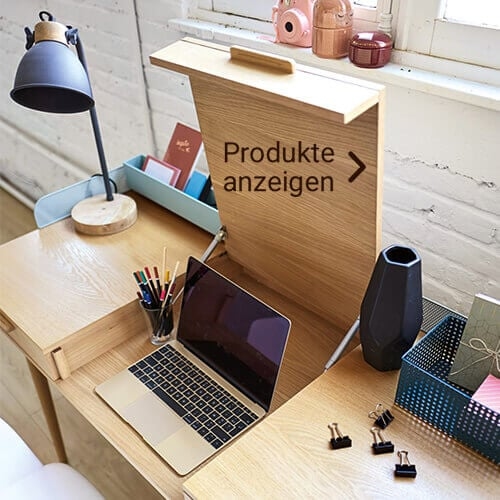 Brauner Holzschreibtisch für das Jugendzimmer 