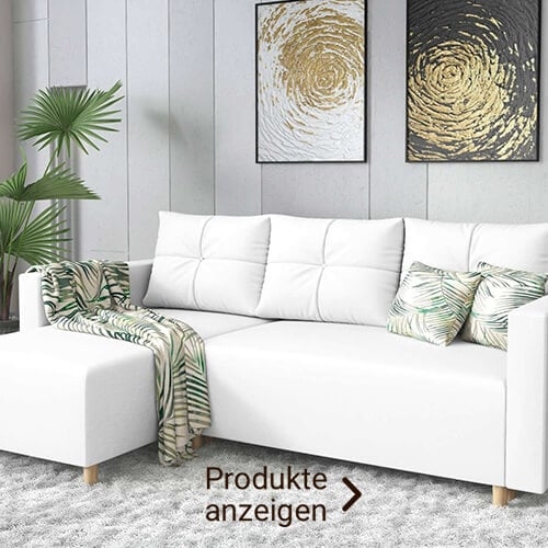 weißes Sofa im Ibiza-Look mit bunten Kissen